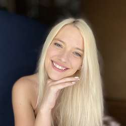 Cleo107789's Chat & Dating Profile
