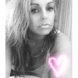 Hollystar's Chat & Dating Profile
