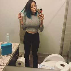 Katiemoore670's Chat & Dating Profile