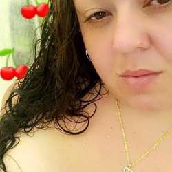 PinkYy's Chat & Dating Profile