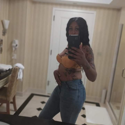 Summer32's Chat & Dating Profile