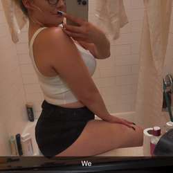 lonniebabiixoxo's Chat & Dating Profile