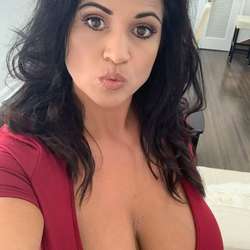 marianahipanic's Chat & Dating Profile